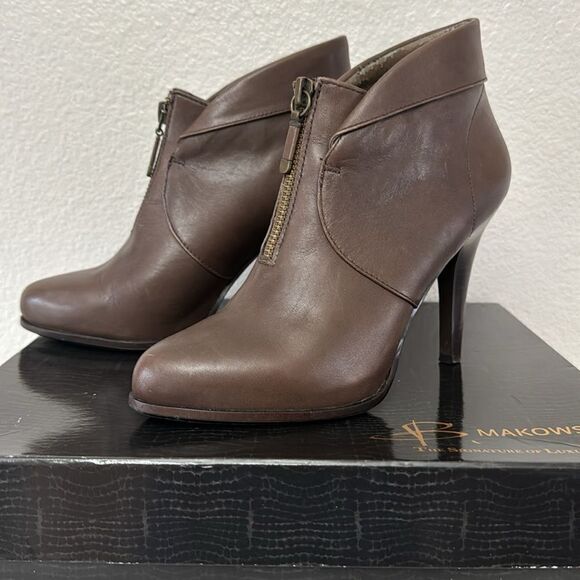B Makowsky Dark Brown Leather Booties Size 5.5 - Picture 3 of 14